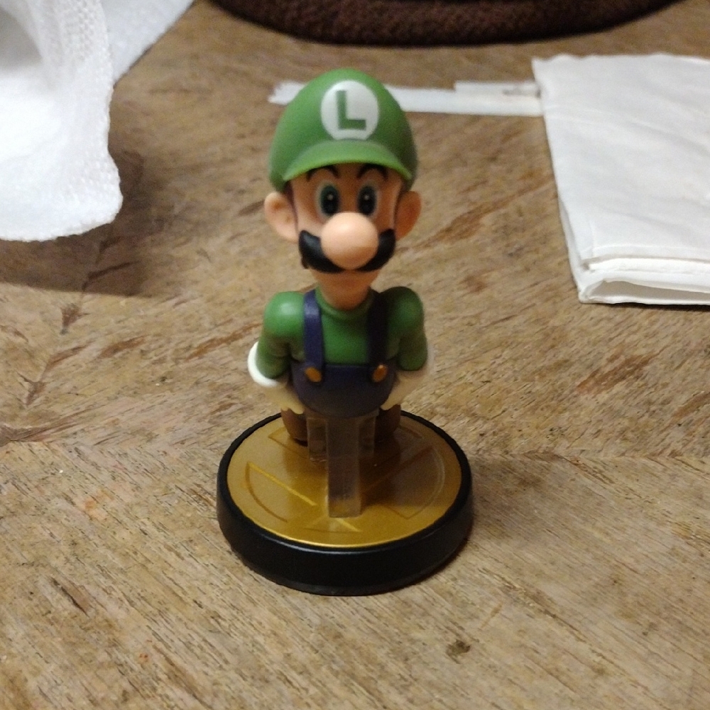 Super Smash Brothers Luigi Amiibo